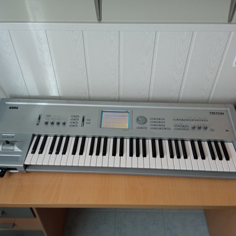 Korg Triton Classic 61 Keys - Used Korg            Sampler Synth