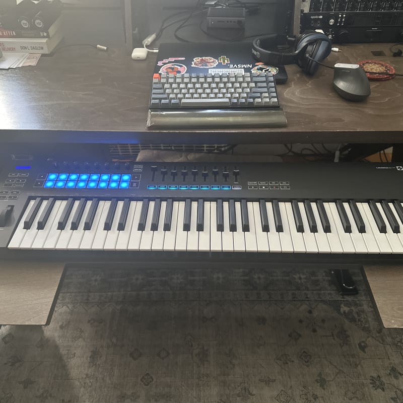 2020 - Present Novation Launchkey 61 MKIII MIDI Keyboard Contr... - Used Novation         Controller