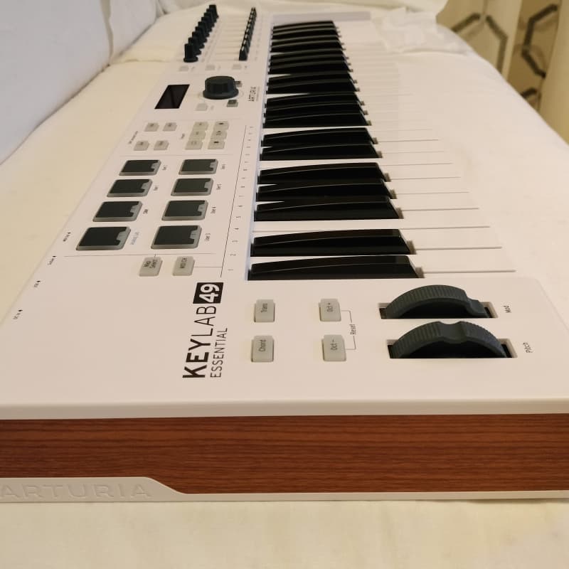 2010-2020 Arturia KeyLab 49 Essential white - used Arturia        MIDI Controllers