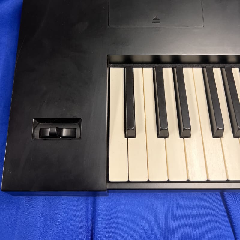 Roland DS88 black - used Roland               Synth