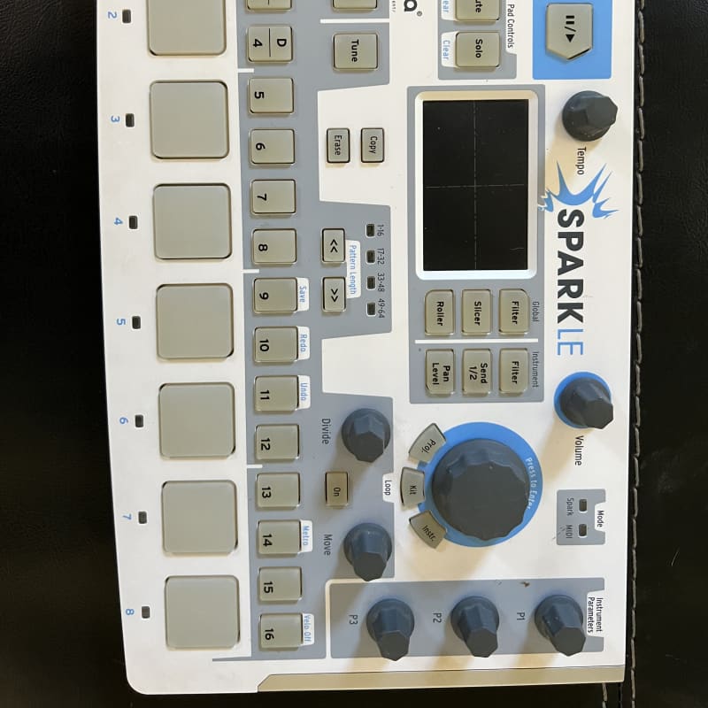 2013 - 2021 Arturia SparkLE MIDI Controller / Drum Machine White - Used Arturia          Drum Machine