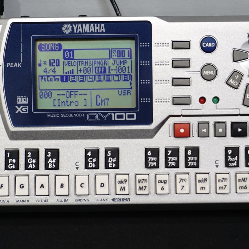 Yamaha QY1000 Silver - Used Yamaha           Sequencer