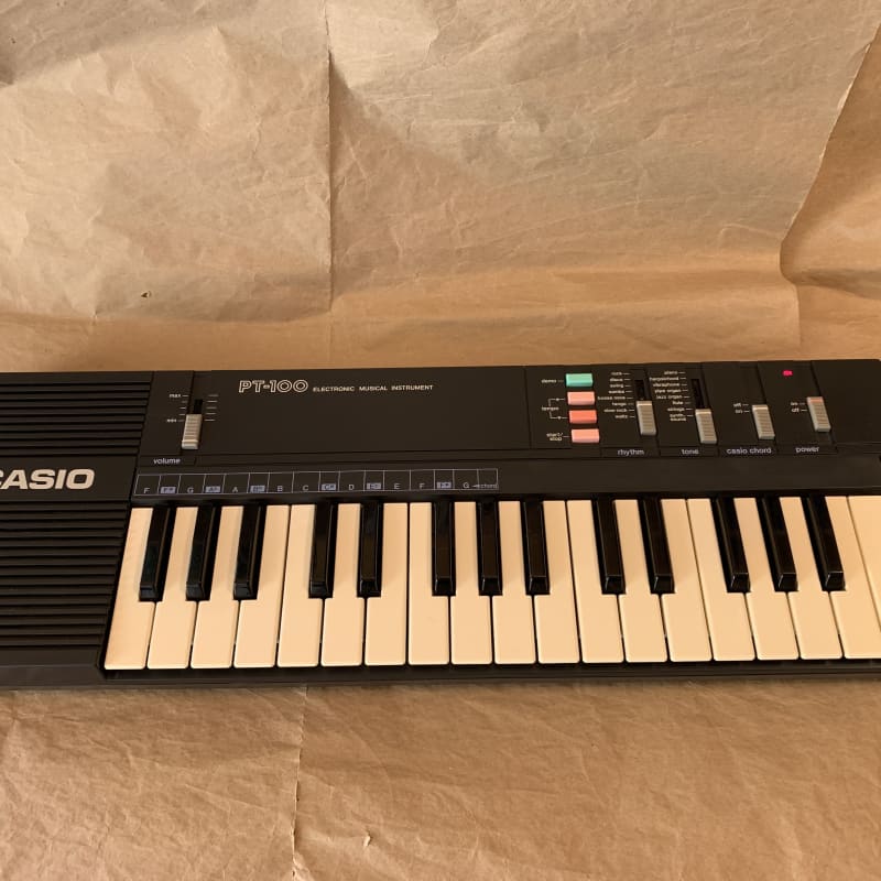 1980s Casio PT-100 32-Key Mini Synthesizer Black - used Casio              Keyboard