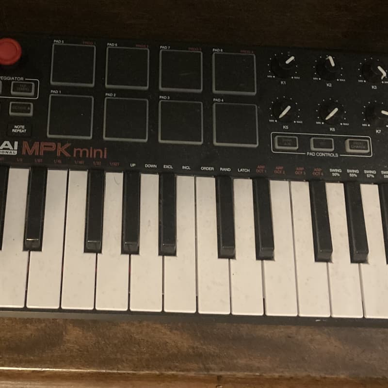 2012 - 2014 Akai MPK Mini 25-Key MIDI Controller Black - used Akai        MIDI Controllers