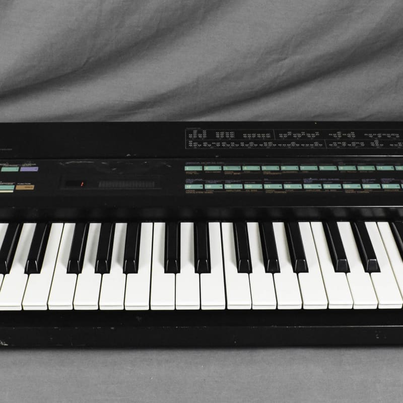 Yamaha DX7 - used Yamaha               Synth