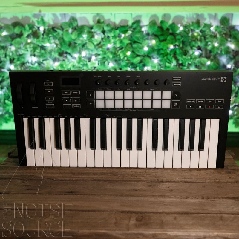 Novation Launchkey 37 [MK3] - new Novation        MIDI Controllers      Keyboard