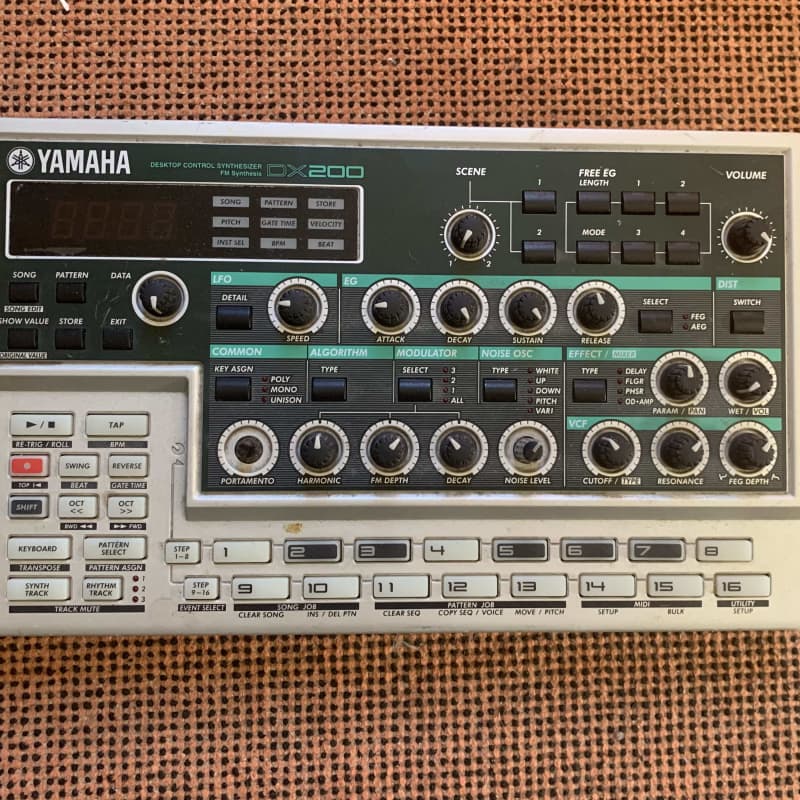 Yamaha DX200 - used Yamaha               Synth