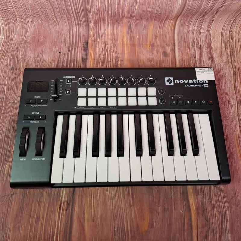 2015 - 2020 Novation Launchkey 25 MkII Black - used Novation        MIDI Controllers      Keyboard