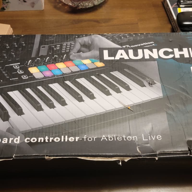 2015 - 2020 Novation Launchkey 49 MKII MIDI Keyboard Controlle... - used Novation        MIDI Controllers