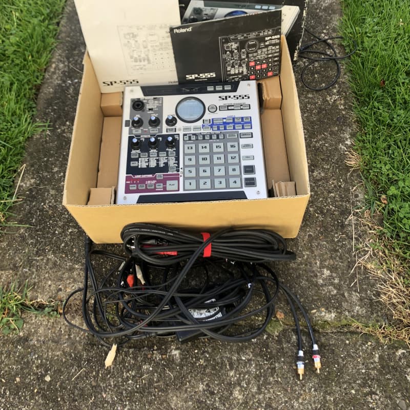 Roland SP-555 Mint Condition, Original Packaging, Tons Of Extras - used Roland         Sampler