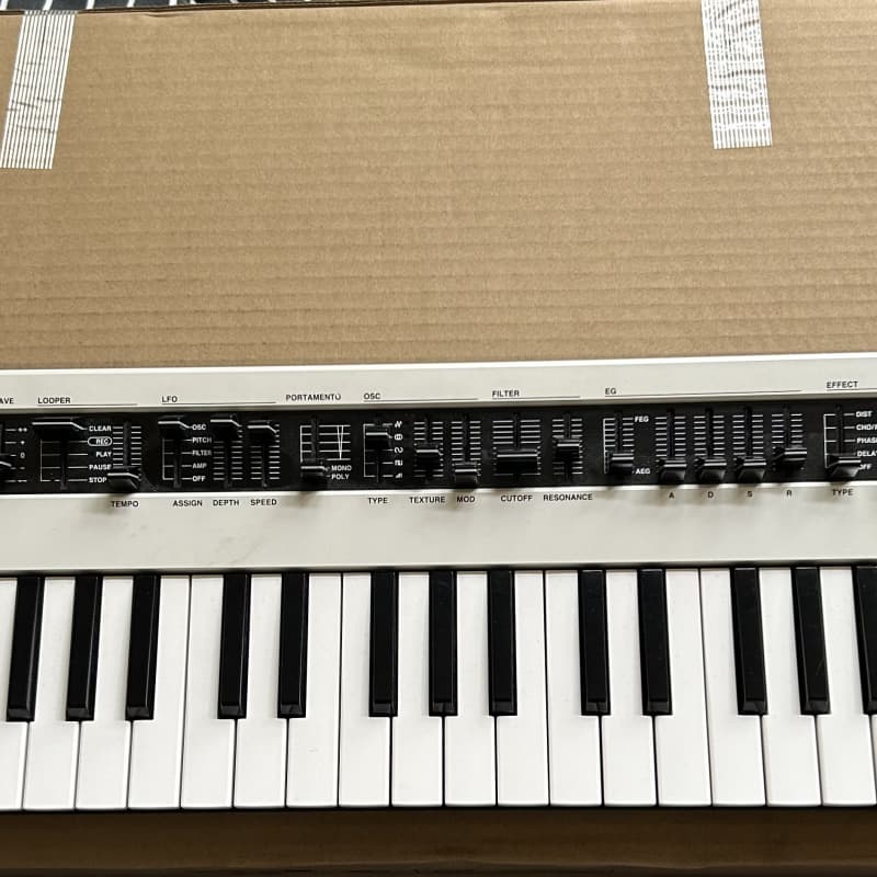 2015 - Present Yamaha Reface CS Mini Mobile Keyboard White - Used Yamaha             Synth