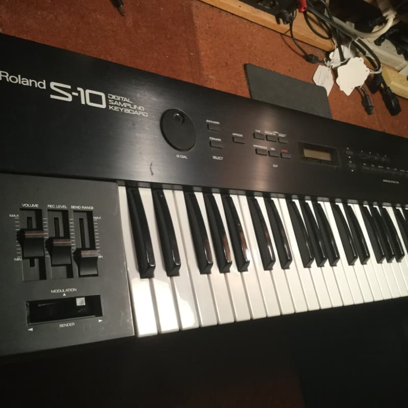 1986 - 1989 Roland S-10 49-Key Digital Sampling Keyboard Black - used Roland         Sampler