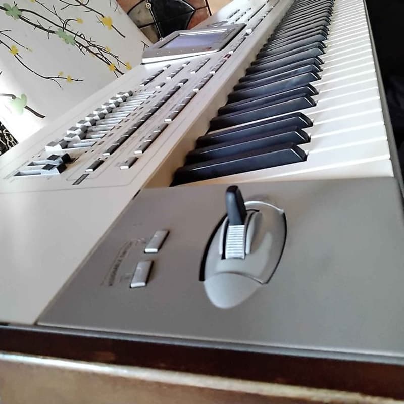 2000s Korg Pa2X Pro 76-Key Professional Arranger Keyboard Silver - used Korg        Keyboard