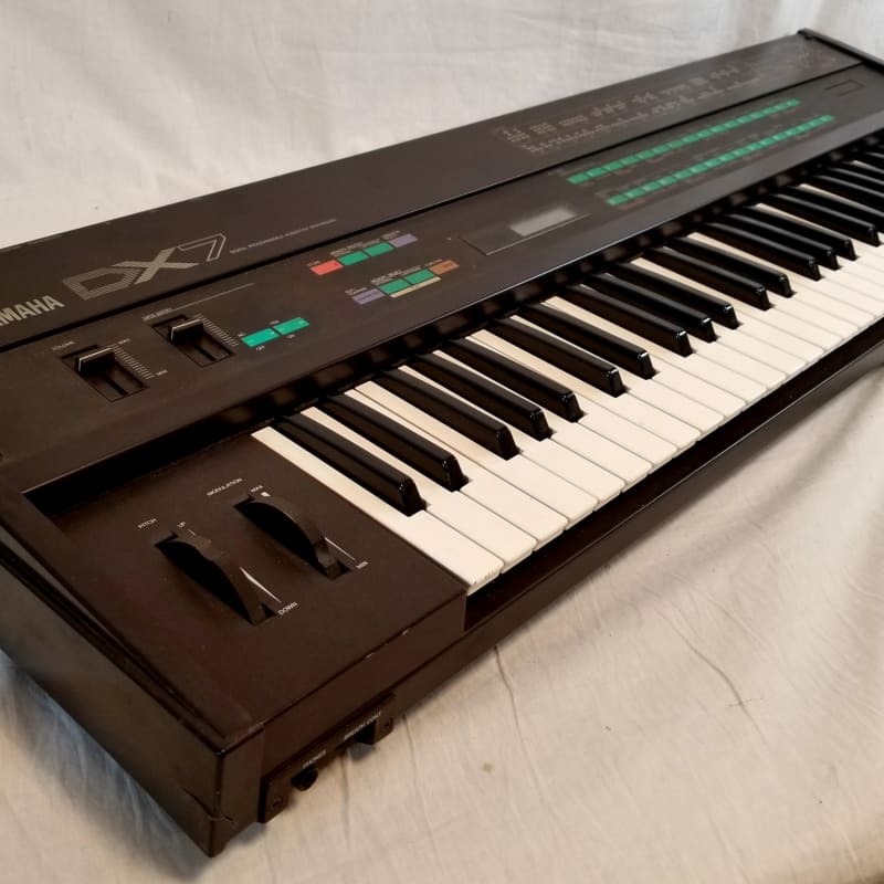 Yamaha DX7 - Used Yamaha  Keyboard    Vintage       Synth