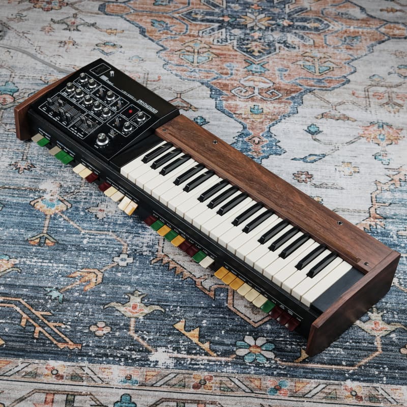 1973 - 1978 Roland SH-1000 37-Key Synthesizer Black/Wood - used Roland              Synthesizer