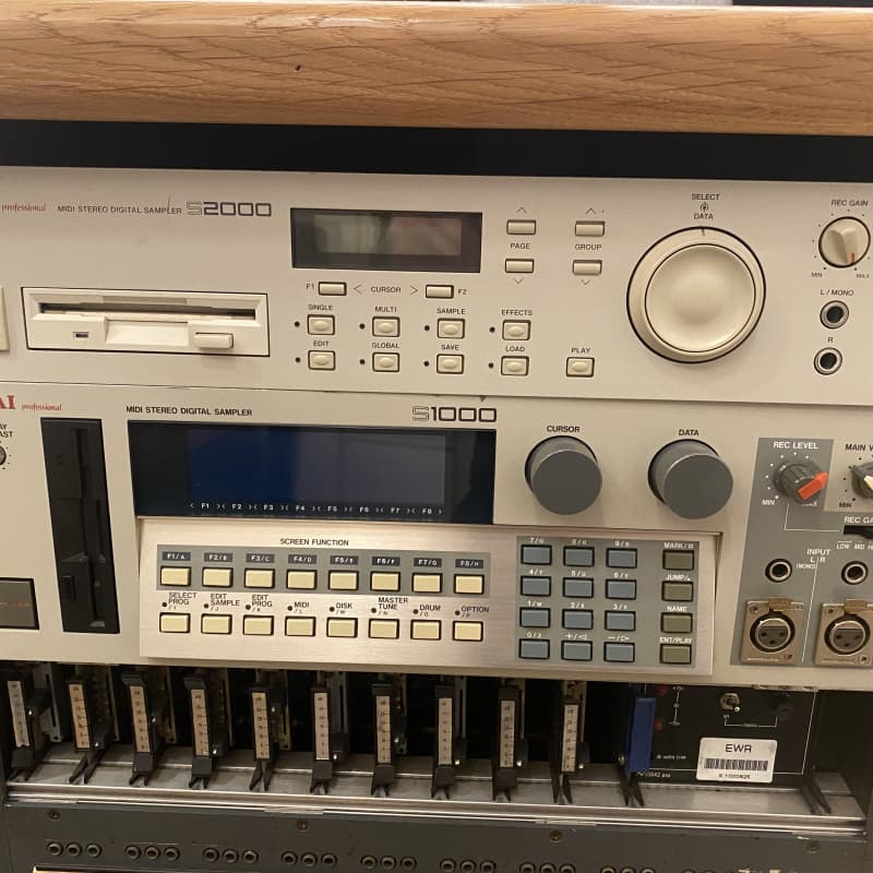 1995 Akai S2000 MIDI Stereo Digital Sampler White - used Akai    Digital        Analog