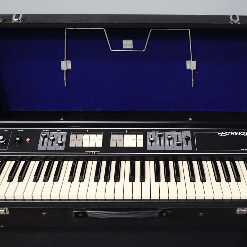 1976 - 1979 Roland RS-202 61-Key String Synthesizer Black - Used Roland      Vintage       Synth