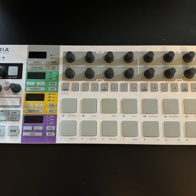2017 - Present Arturia BeatStep Pro MIDI Controller White - used Arturia          Sequencer
