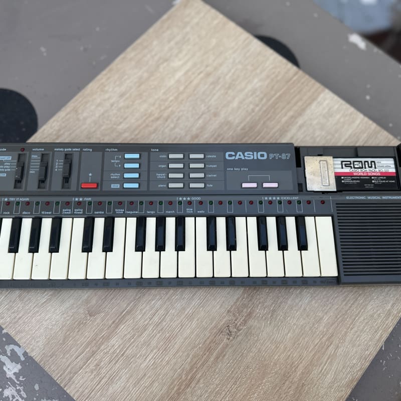 1980s Casio PT-87 32-Key Mini Synthesizer Black - used Casio               Synth