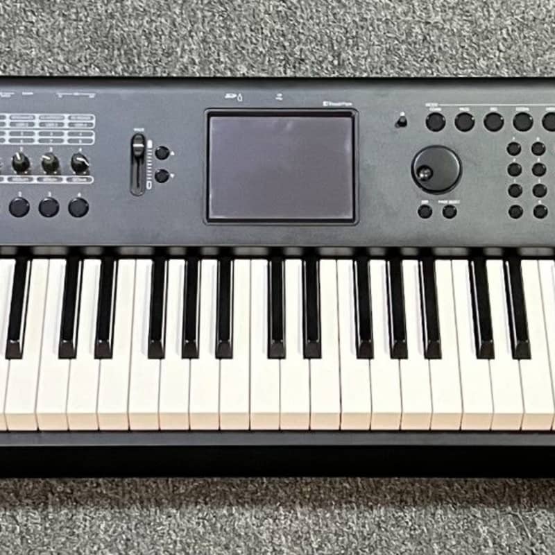 Korg M50 - used Korg      Workstation    Sequencer    Keyboard