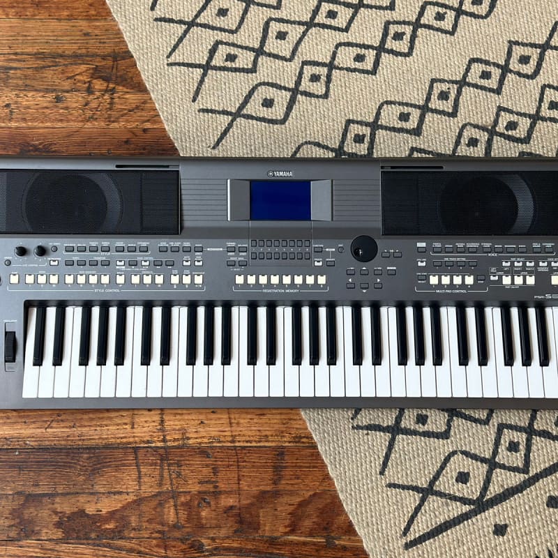 Yamaha PSR-S670 Grey - Used Yamaha Piano
