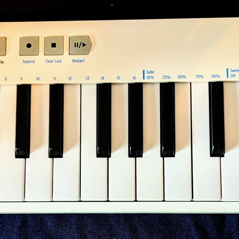 2017 - Present Arturia KeyStep 32-Key MIDI Controller White - used Arturia        MIDI Controllers      Keyboard