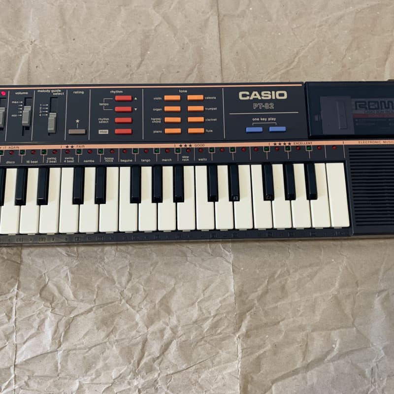 1980s Casio PT-82 32-Key Mini Synthesizer Black - used Casio              Keyboard