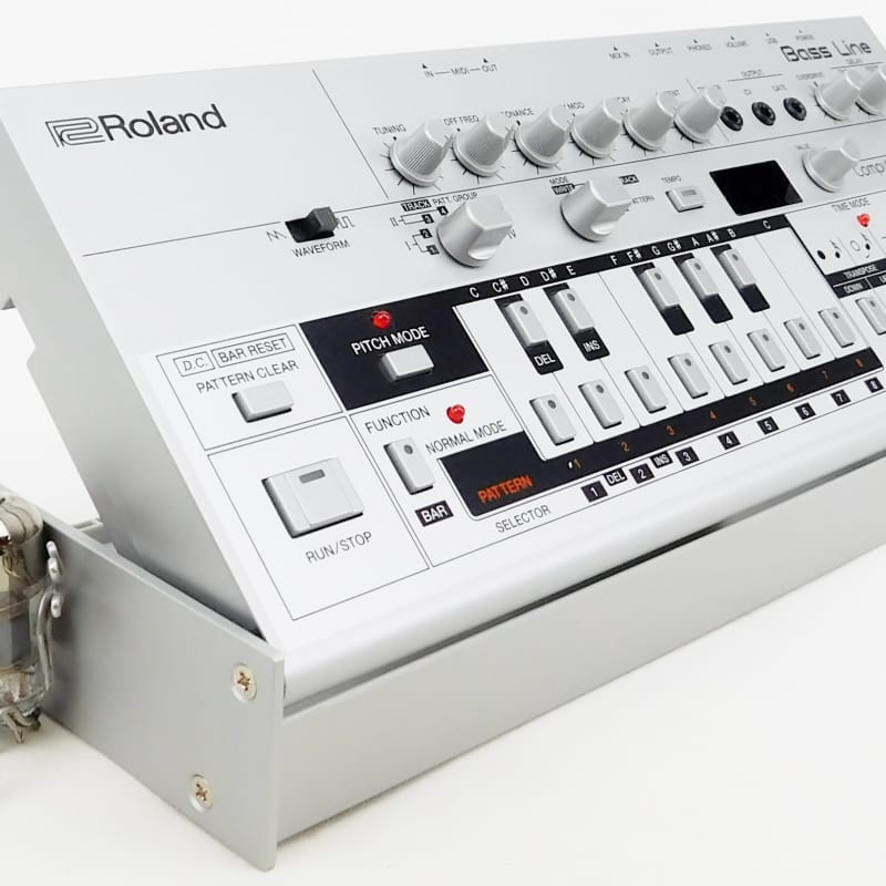 Roland Roland TB-03 Boutique Bass-Line Synthesizer + Neuwertig... - used Roland               Synth