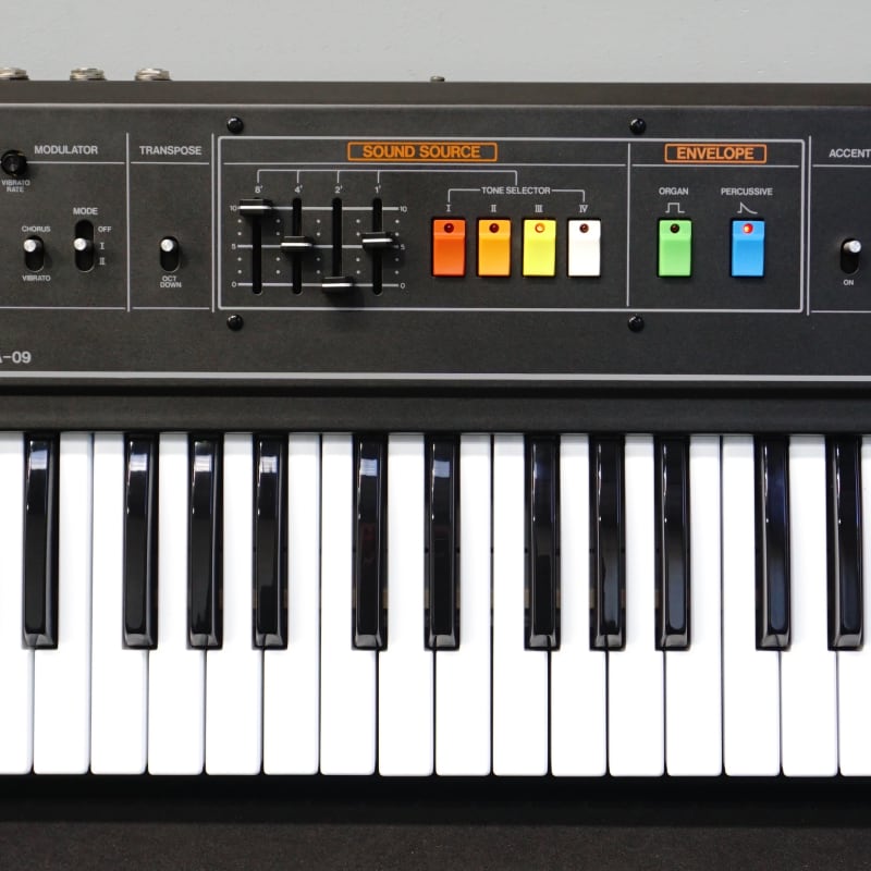 1980 - 1982 Roland SA-09 Saturn 09 44-Key Synthesizer Black - Used Roland      Vintage  Analog     Synth