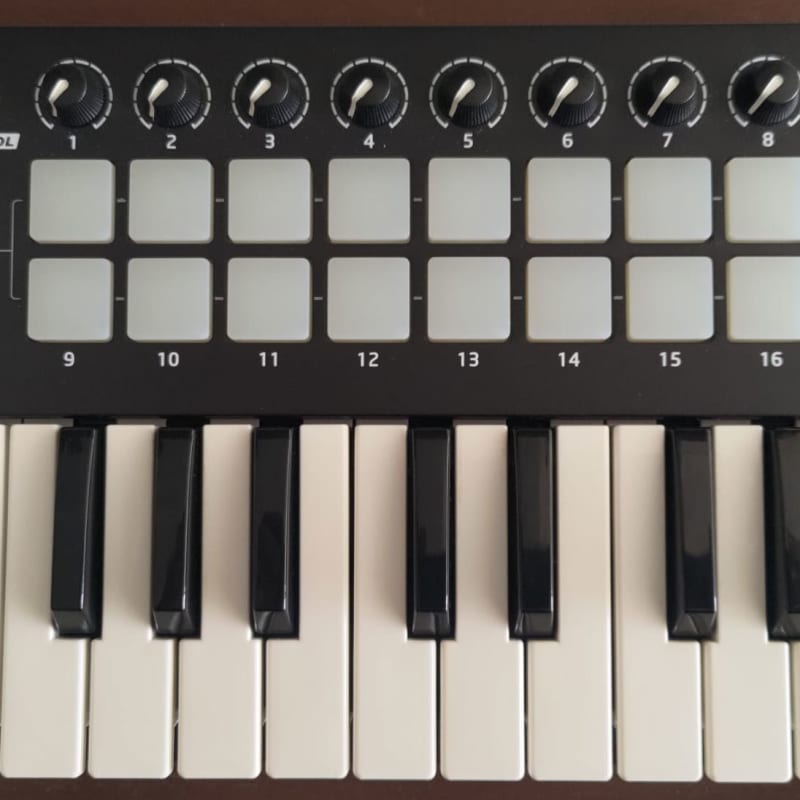 2015 - 2019 Novation Launchkey Mini MK2 MIDI Keyboard Controll... - Used Novation  Keyboard       Controller