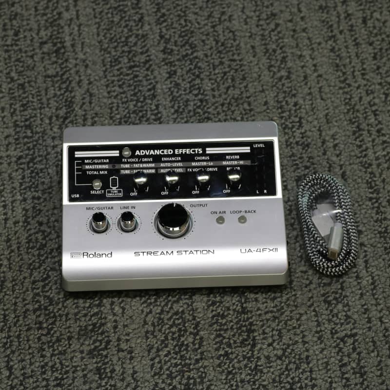 Roland UA-4FX2 - Used Roland       USB Audio Interface