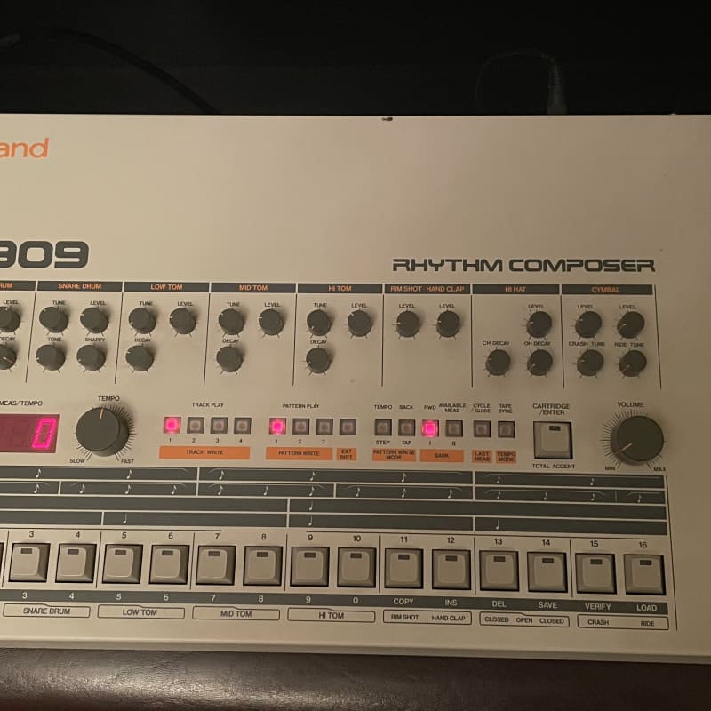 1983 - 1985 Roland TR-909 Rhythm Composer White - used Roland           Drum Machines