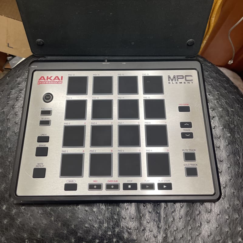 2013 - 2017 Akai MPC Element Music Production Controller White - used Akai MPC       MIDI Controllers