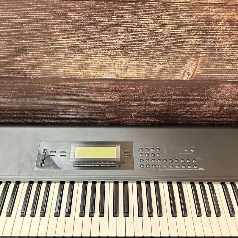 Korg T3 MUSIC WORKSTATION - used Korg      Workstation