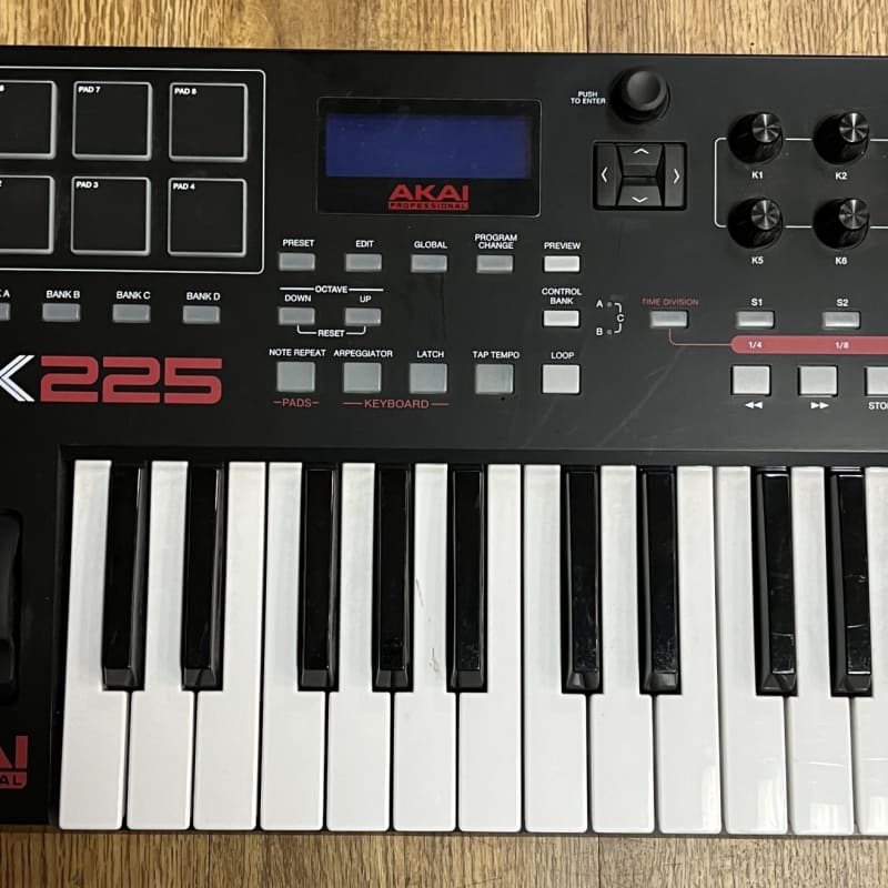 Akai U-MPK225 - used Akai        MIDI Controllers      Keyboard