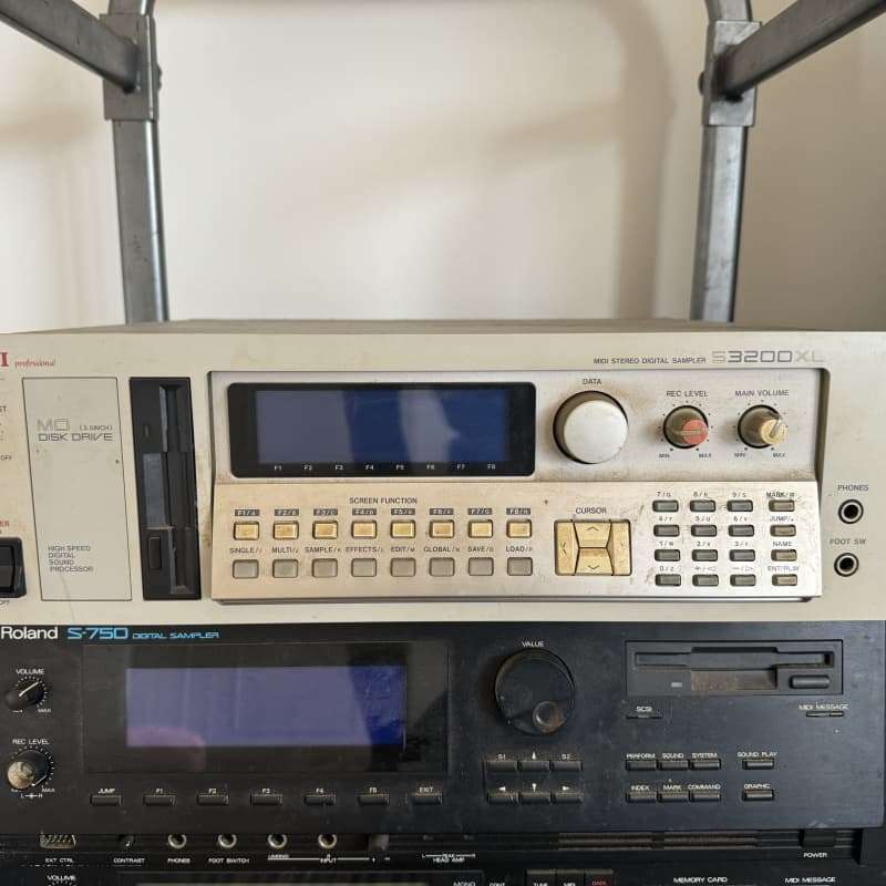 1996 Akai S3200XL MIDI Stereo Digital Sampler White - used Akai    Digital     Sampler