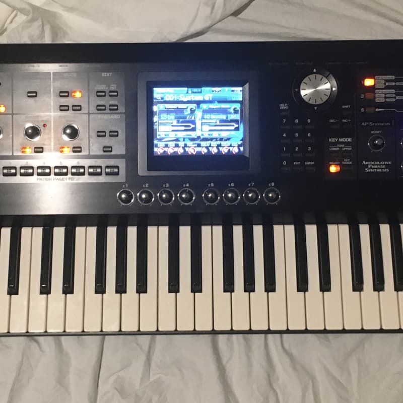 2007 - 2009 Roland V-Synth GT 61-Key Elastic Audio Synthesizer... - used Roland              Synthesizer