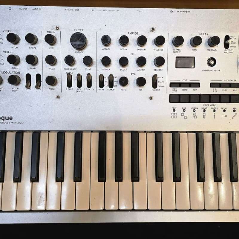 Korg MINILOGUE - used Korg            Analog   Synth