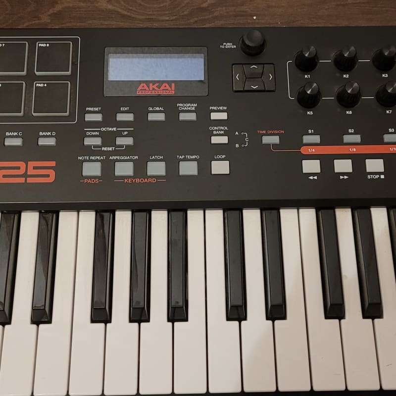 2014 - Present Akai MPK225 Black - used Akai        MIDI Controllers