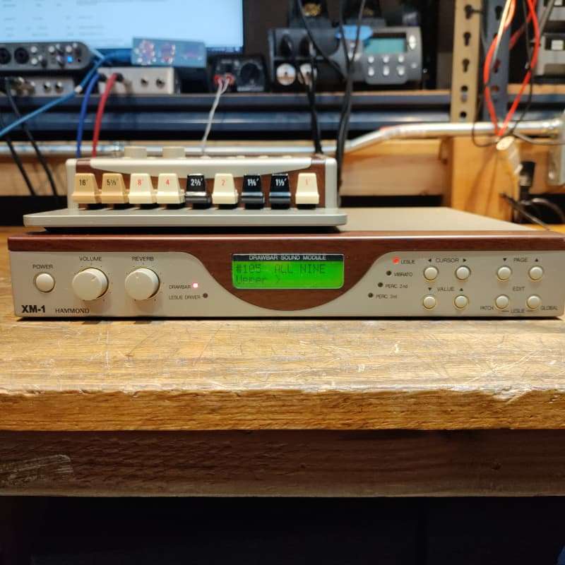 Hammond XM-1 - used Hammond     Organ   MIDI Controllers