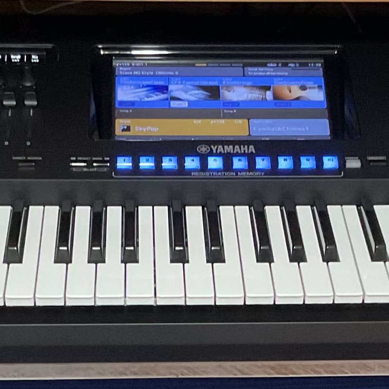 Yamaha Genos - used Yamaha      Workstation        Keyboard