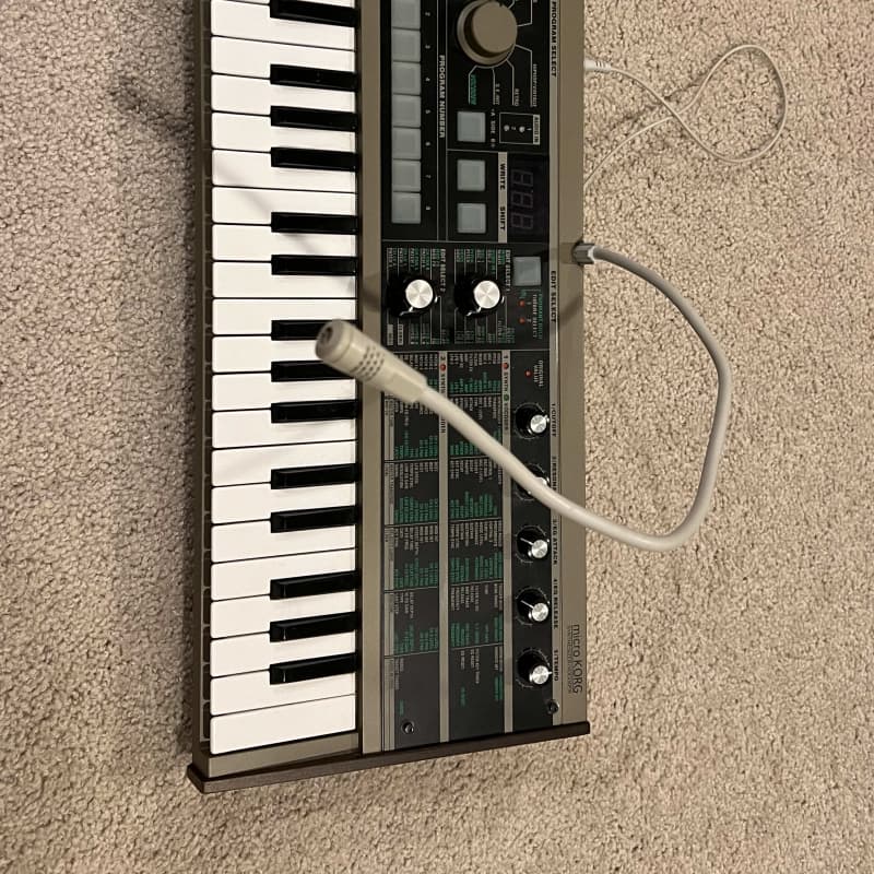 2002 - 2019 Korg MicroKORG 37-Key Synthesizer/Vocoder Silver - used Korg               Synth