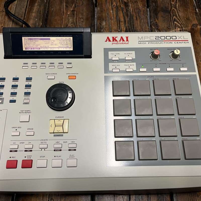 2000 - 2005 Akai MPC2000XL MIDI Production Center Grey - used Akai MPC