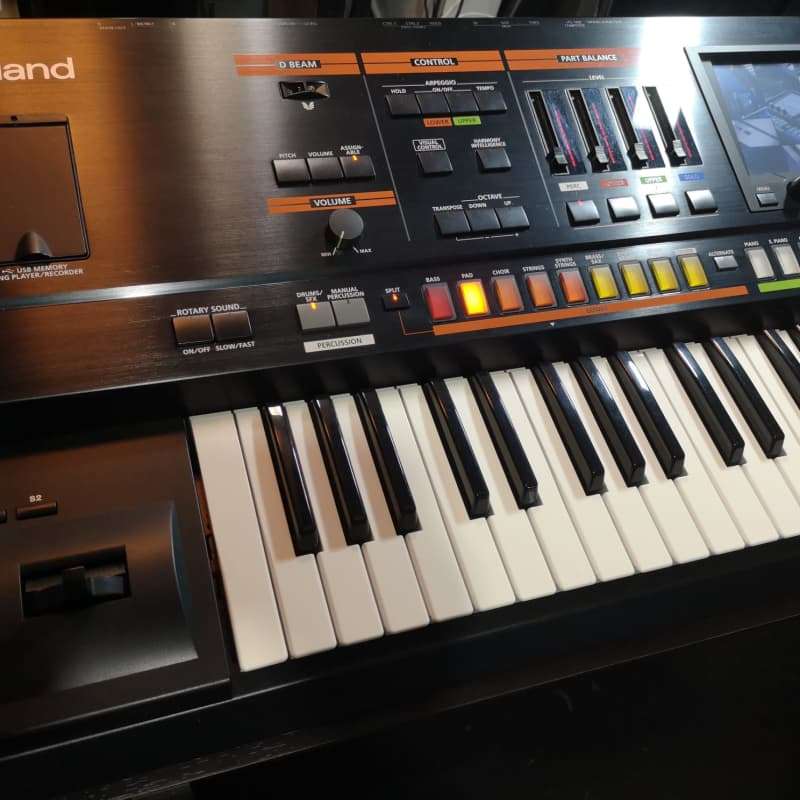 Roland Jupiter 80 V2 / Synthonia Libraries - used Roland              Synthesizer