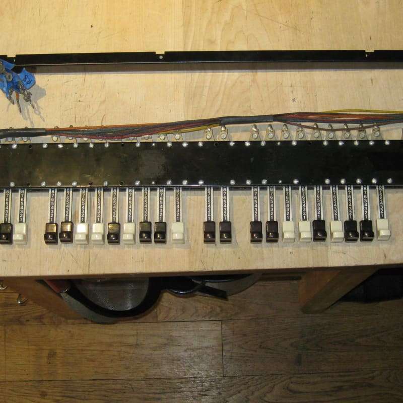 Hammond Drawbars - used Hammond     Organ