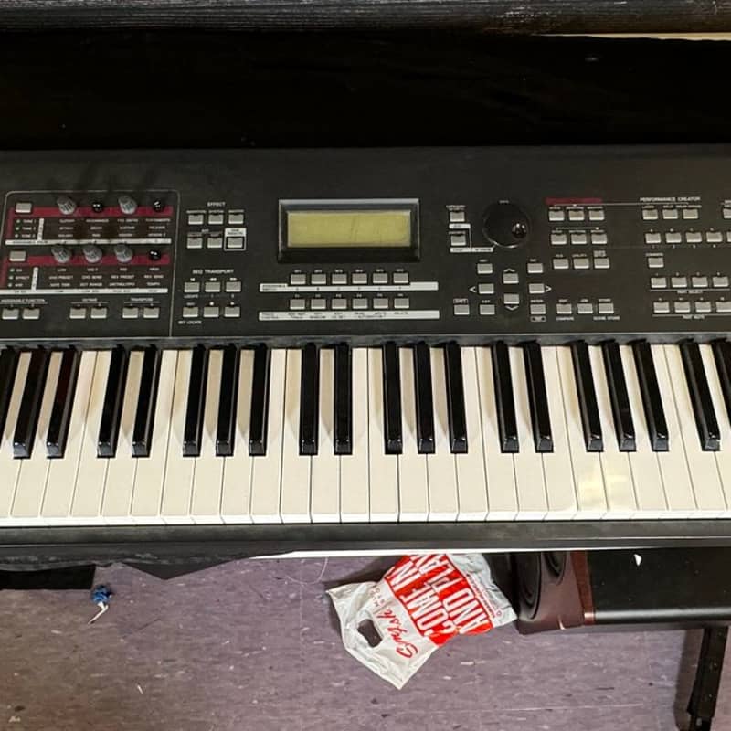 Yamaha MOX8 - used Yamaha               Synth