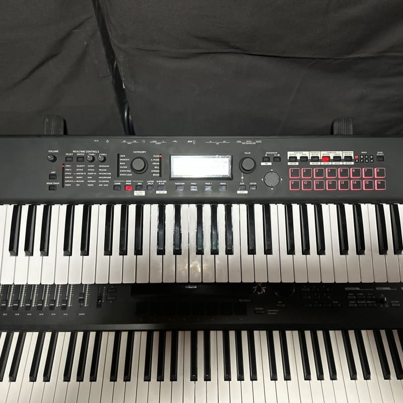 2017 - Present Korg KROSS 2 61-MB 61-Key Synthesizer Workstati... - used Korg              Keyboard