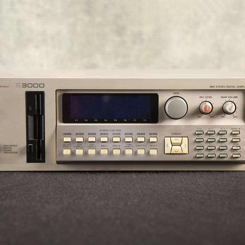 1992 Akai S3000 MIDI Stereo Digital Sampler White - used Akai     Sampler
