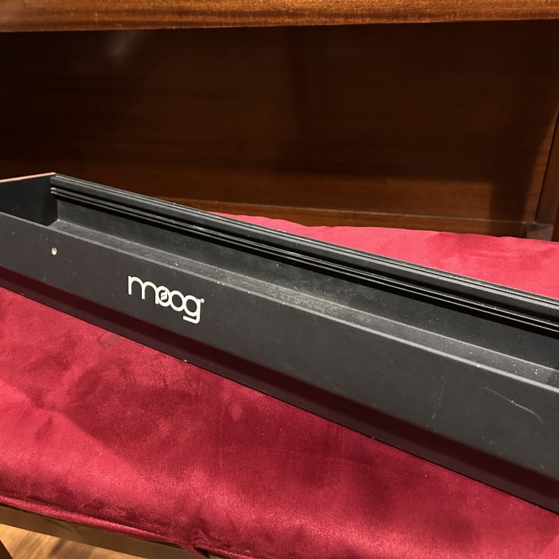 2010s Moog 104 HP Eurorack Case Black - used Moog   Eurorack