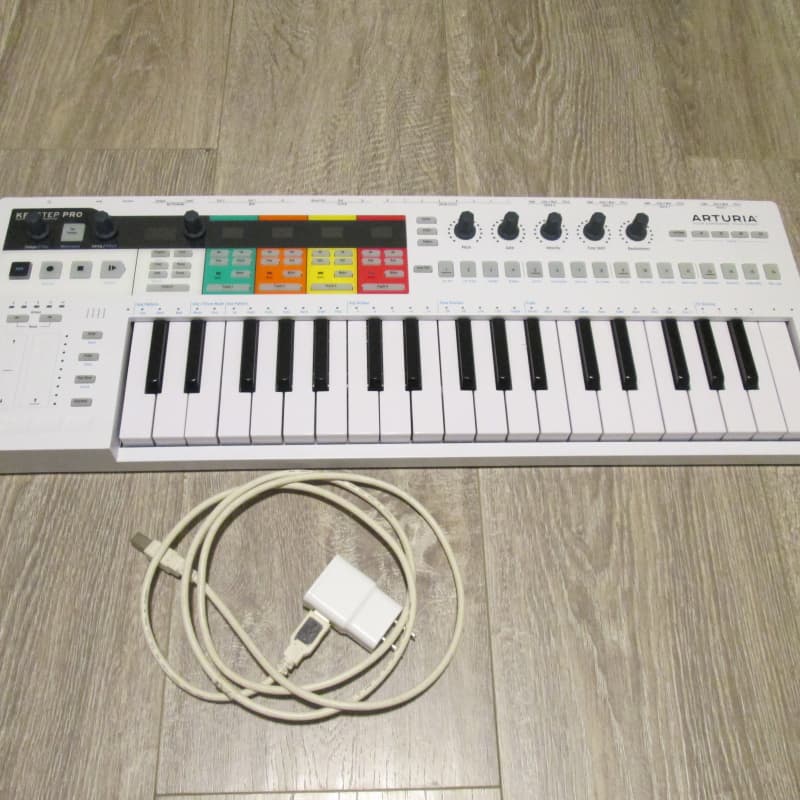 2020 - Present Arturia KeyStep Pro 37-Key MIDI Controller White - used Arturia          Sequencer